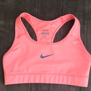 Nike pro sports bra